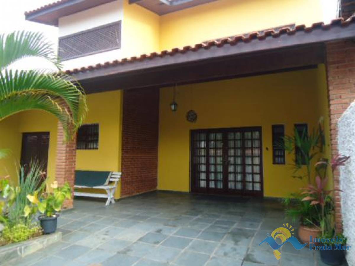 Casa para venda no bairro Mar e Sol em Peruíbe