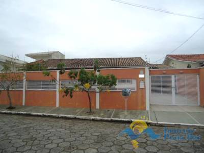 Casa para venda no bairro Samburá em Peruíbe